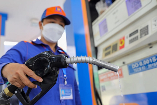 Giá xăng dầu hôm nay 23/4/2025: Bật tăng trở lại