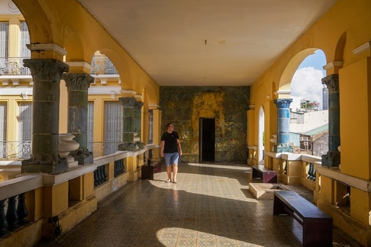 Thăm TP.HCM dịp 30/4 này, đừng quên ghé nơi từng là dinh thự của đại gia giàu nhất Sài Gòn xưa - Có background 'sống ảo' đẹp mê hồn