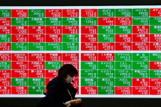 Trung Quốc tung đòn tiền tệ bất ngờ, chứng khoán châu Á đảo chiều nhanh chóng