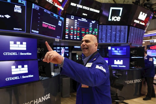 Chứng khoán Mỹ khởi sắc, cổ phiếu công nghệ bật tăng sau phát biểu của Trump