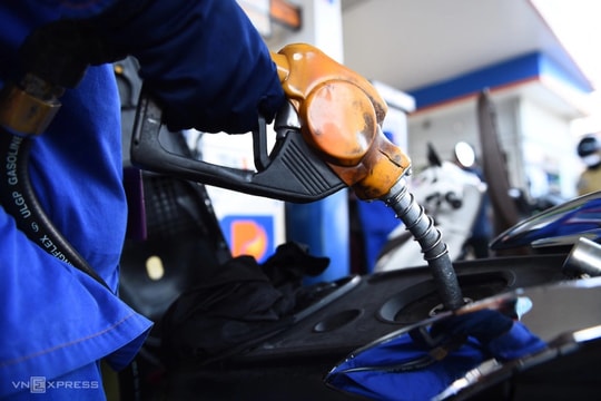 Giá xăng dầu hôm nay 22/10/2025: Bật tăng nhẹ, thị trường dần lấy lại cân bằng