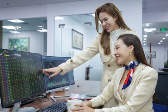 Nhóm Vingroup trở lại đường đua dẫn dắt, VN-Index bứt phá hơn 12 điểm