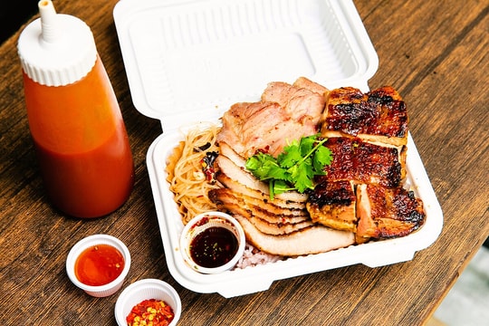 Tiện lợi nhưng tiềm ẩn rủi ro: Đây là thứ đi kèm đồ ăn có thể gây nhiễm độc chì mà ít ai để ý