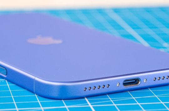 Chiếc iPhone 6.7 inch này đang "gây bão": Hiệu năng khủng, giá bất ngờ