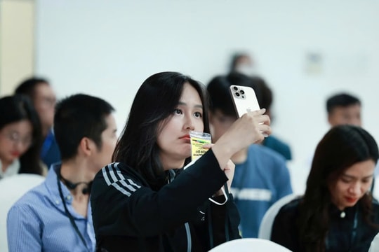 Cổ đông đặc biệt nhất trong ngày Thế giới Di động (MWG) đại hội