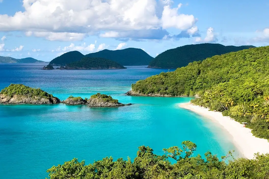 Hòn đảo cách Hà Nội 200km đẹp ngỡ ngàng: Nước xanh như pha lê, cát trắng tinh khôi – nhưng chưa nhiều người biết tới