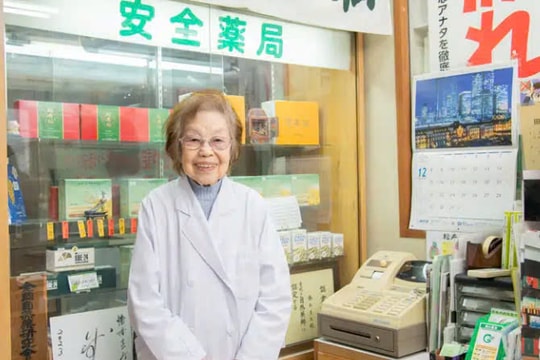Sức khỏe kỳ diệu của vị Dược sĩ lớn tuổi nhất thế giới, sống cả thế kỷ chỉ bằng thói quen rất đơn giản