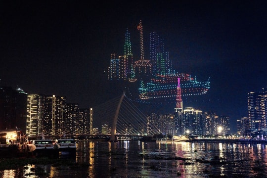 Lịch trình chi tiết màn trình diễn ánh sáng với hơn 10.000 drone tại Thành phố Hồ Chí Minh dịp 30/4 - 1/5