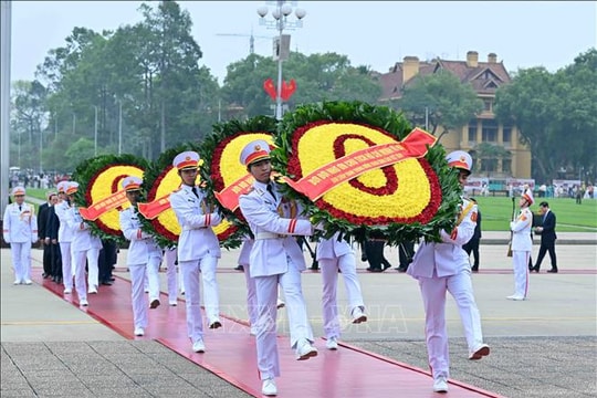 Lãnh đạo Đảng, Nhà nước vào Lăng viếng Chủ tịch Hồ Chí Minh
