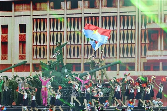 Tổng Bí thư Tô Lâm dự Chương trình nghệ thuật đặc biệt 'Mùa Xuân thống nhất'