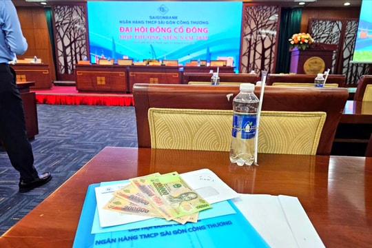 Tổng kết “lộc” của cổ đông ngân hàng mùa đại hội: Cao nhất 700 nghìn, ngon nhất món “tôm hùm nướng phô mai”