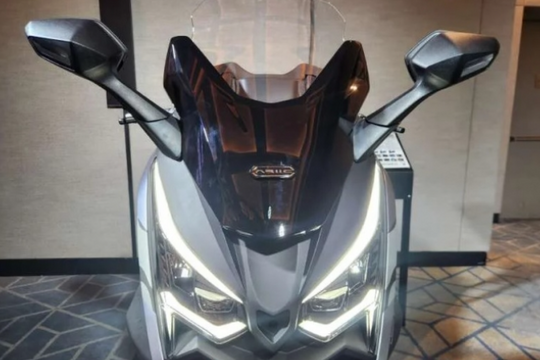 Không phải Honda SH, đây mới là "vua tay ga" 330cc khiến dân tình mê mệt