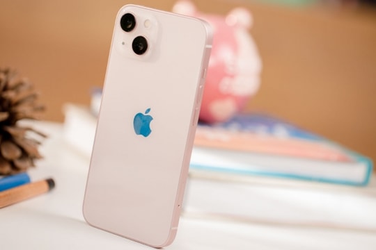 Bảng giá iPhone 13 mới nhất tháng 5/2025: Chỉ hơn 7 triệu là "có em trong tay"