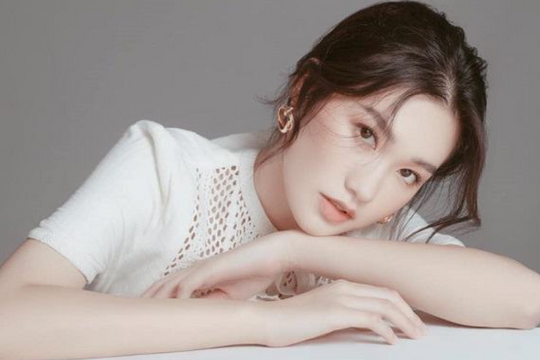 Bà xã hậu vệ Đoàn Văn Hậu - tiểu thư Doãn Hải My: Từ nàng WAG yêu nước đến “bà chủ” giám sát biệt thự chục tỷ, cuộc sống vạn người mơ