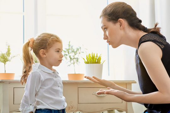 Hành vi của con là chiếc gương phản chiếu chính bạn: Bạn có dám soi?