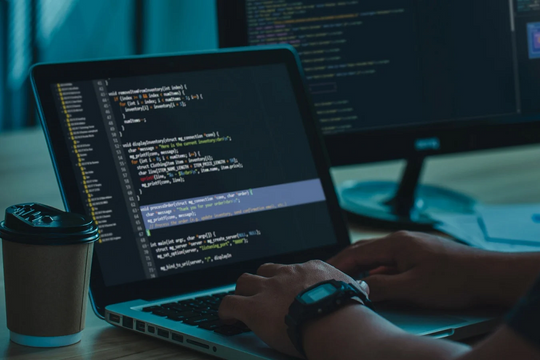 Apple hé lộ việc nghiên cứu nền tảng lập trình bằng AI