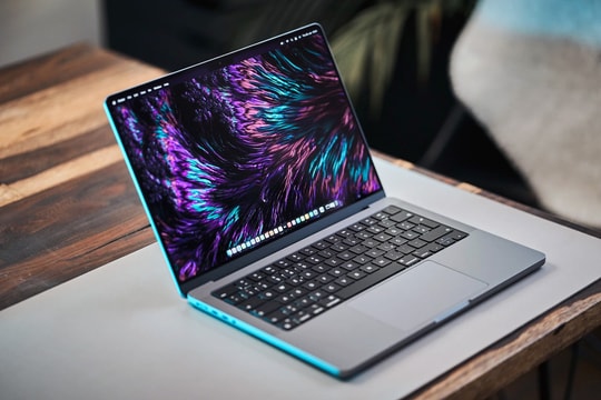 Vì sao sửa MacBook lại đắt đến vậy?