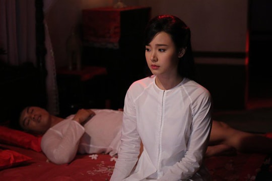 Cưới "hoa khôi showbiz" thiếu gia nghìn tỷ chấp nhận... "nín thở" vì vợ, đây mới là biểu hiện tình yêu khiến hội chị em ghen tị