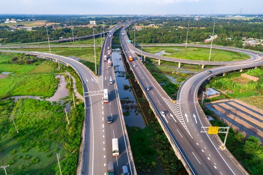 Không làm cao tốc theo mô típ cũ ở Đồng bằng sông Cửu Long, phương án mới tuy đắt hơn nhưng sẽ hiệu quả hơn