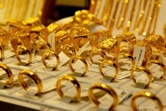 Dự báo giá vàng ngày mai 8/5: Chỉ một tín hiệu từ Fed, giá vàng lập tức "rơi"