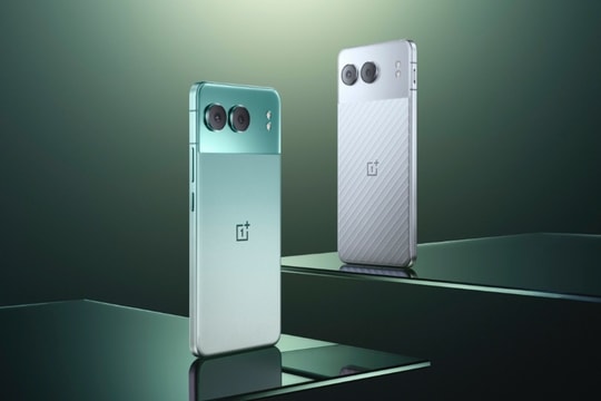 Mẫu điện thoại đang khiến thị trường dậy sóng: Pin gần gấp đôi iPhone, sạc nhanh như flagship, giá rẻ khó tin