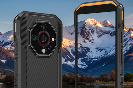 Lộ diện chiếc điện thoại ô tô cán qua không hỏng: Đã rẻ lại còn bền