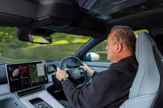 Mẫu 'ô tô tương lai' vừa ra mắt đã gây choáng khi không thể nhìn được phía sau