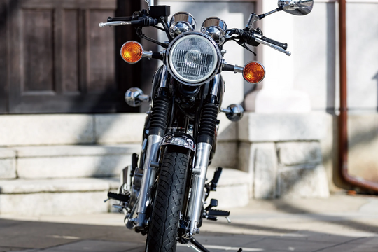 Mẫu xe máy côn tay đốn tim dân chơi nhờ thiết kế cổ điển: Huyền thoại đã "tái sinh"?