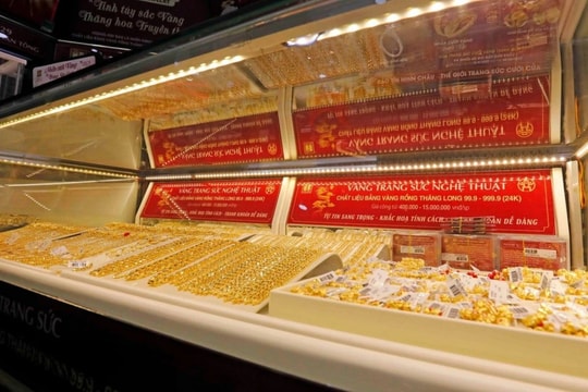 Dự báo giá vàng ngày mai 10/5: Mất mốc hỗ trợ quan trọng, rủi ro dò đáy đang đến gần?