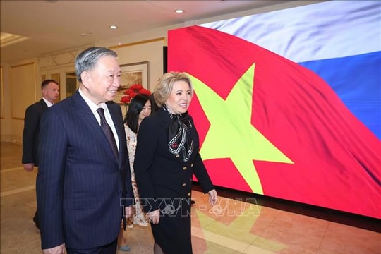 Phát triển quan hệ Đối tác chiến lược toàn diện với Nga