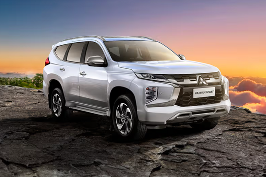 Mitsubishi Pajero Sport 2025 bất ngờ giảm 100 triệu: SUV máy xăng 2 cầu giá rẻ nhất phân khúc?