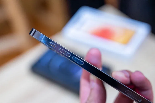 Không cần iPhone 16, mẫu điện thoại này vẫn đủ sức giúp tôi học, làm content và dựng clip hằng ngày