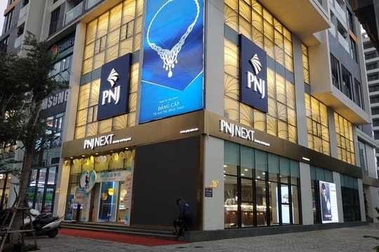 Ngành bán lẻ tăng tốc mạnh mẽ và nốt trầm lặng lẽ từ PNJ