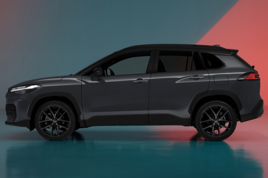 Toyota Corolla Cross 2025 lột xác: Thiết kế đậm chất thể thao, nội thất như xe sang