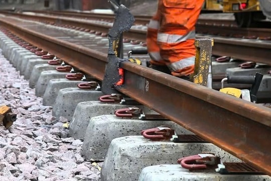 Quảng Ngãi chỉ đạo nóng tháo gỡ khó khăn cho dự án chiến lược của tuyến đường sắt cao tốc Bắc Nam