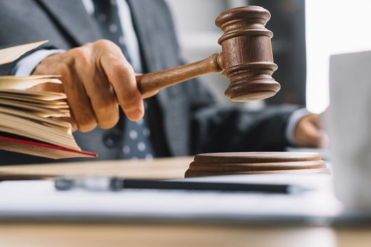 Một doanh nghiệp đa ngành nhận án phạt nặng, cổ phiếu bốc hơi tới 99%