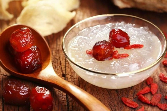 Quyền Leo Daily bất ngờ lọt top tìm kiếm với sản phẩm 'yến sào 15k/hũ'