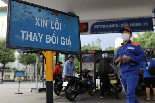 Giá xăng tăng mạnh, dầu giảm nhẹ trong kỳ điều hành 31/7