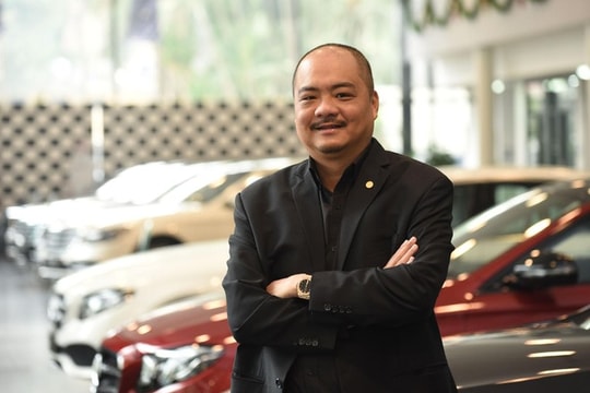 Trùm buôn xe sang "mát tay" với cả đất vàng, cổ phiếu trên sàn lập tức có biến