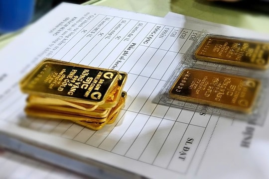 Giá vàng bị “siết” toàn diện, cửa tăng trở lại gần như bằng không?