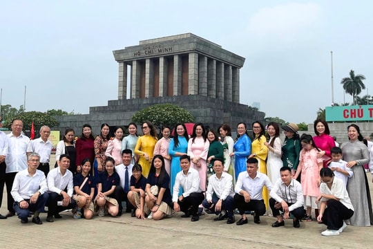 Đảng bộ Khối Doanh nghiệp quận Thanh Xuân tổ chức các hoạt động Kỷ niệm 135 năm ngày sinh Chủ tịch Hồ Chí Minh (19/5/1890-19/5/2025)