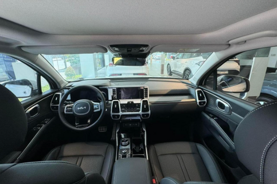 Một mẫu ô tô từng khó tiếp cận nay giảm gần 100 triệu