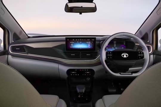 Mẫu ô tô "hạt tiêu" giá chưa tới 200 triệu khiến dân công sở phát sốt