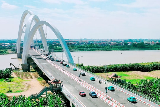 Câu chuyện Vingroup và đường sắt cao tốc Bắc-Nam chưa hết "sốt", xứ Kinh Bắc bất ngờ nóng theo