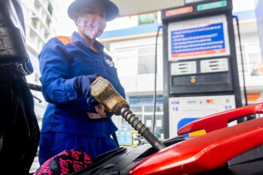 Giá xăng dầu hôm nay 16/5: Mất đà tăng, đồng loạt giảm mạnh trước áp lực nguồn cung