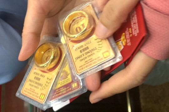 Giá vàng đảo chiều không báo trước, phe ôm tiền chỉ còn biết “giá như...”