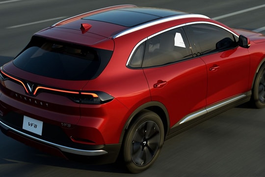 Chỉ vài nâng cấp nhỏ, chiếc SUV Việt Nam trở thành đối thủ nặng ký của xe xăng hạng D: Giá bán bất ngờ