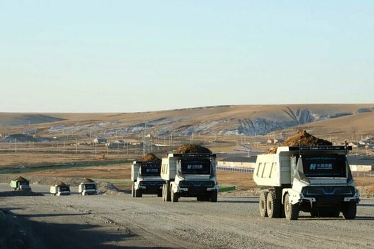 Cỗ máy đào than không người đầu tiên đã khởi động ở Trung Quốc