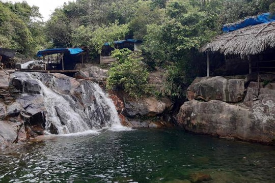 Một nơi trong veo như ngọc, ẩn mình giữa rừng Bạch Mã mà dân xứ Huế xem là “bí mật mát lạnh”