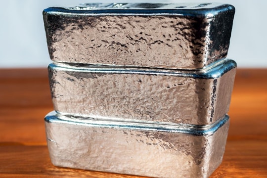 Giá bạc hôm nay 18/11/2025: Bật tăng trở lại khi lực mua cải thiện